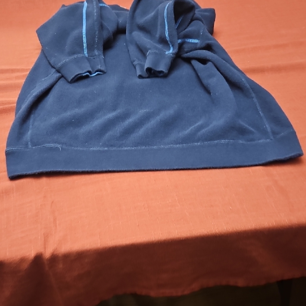 2/$25 Tommy Bahama Men's V-Neck Sweater in Black - Picture 6 of 8